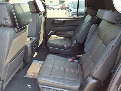 New 2026 Chevrolet Suburban High Country image 10