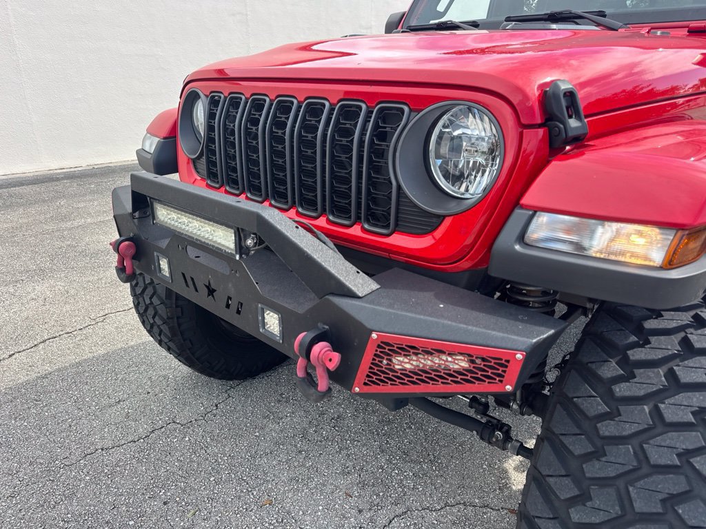 Used 2024 Jeep Gladiator Sport AWD/4WD image 4