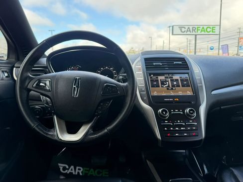 Used 2017 Lincoln MKC Premiere image 28
