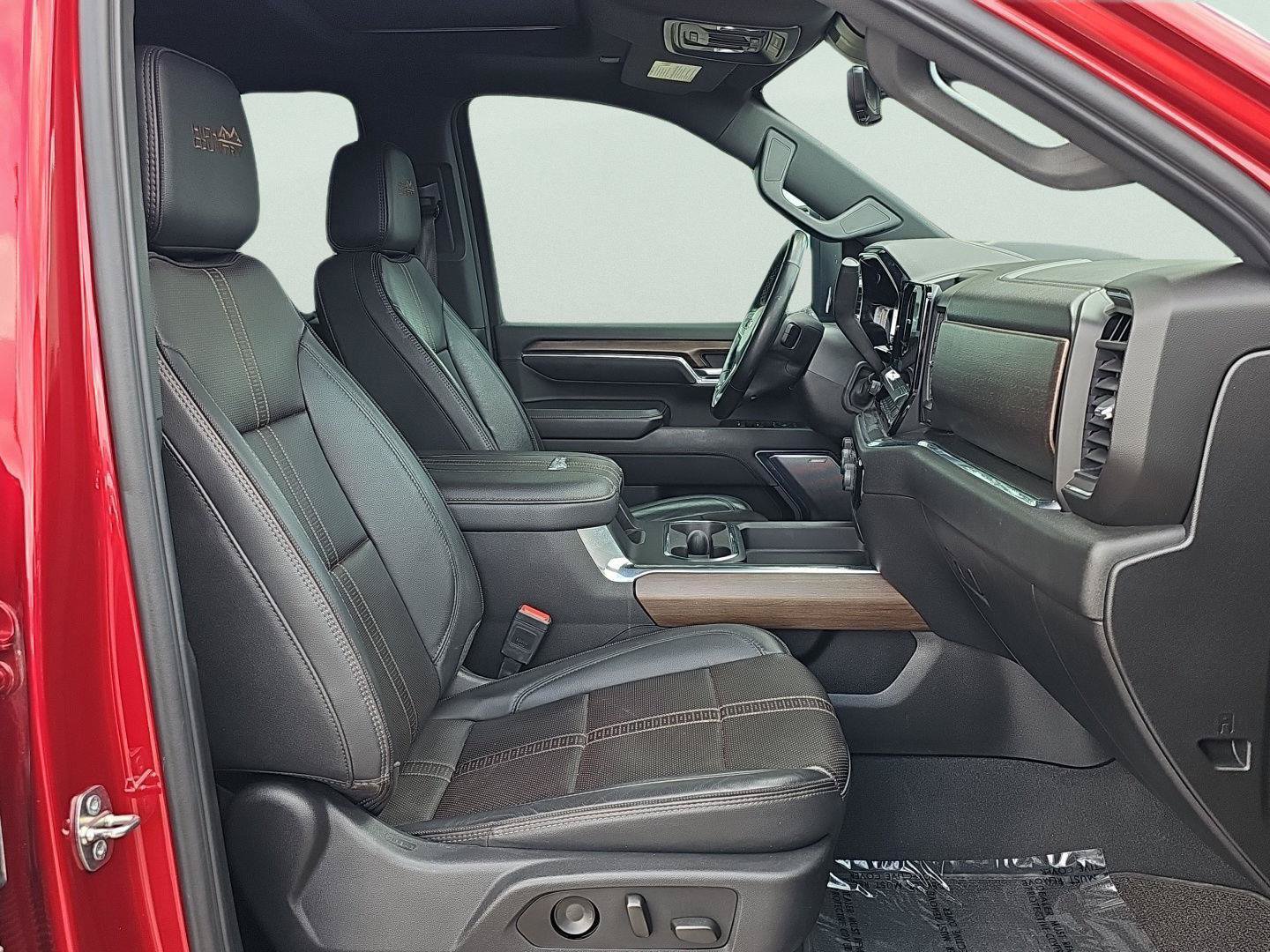 Used 2024 Chevrolet Silverado 2500 High Country w/ Technology Package AWD/4WD image 30