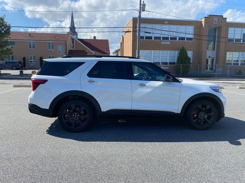 Used 2020 Ford Explorer ST w/ ST Street Pack image 4