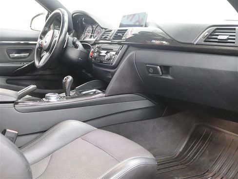Used 2017 BMW M4 Coupe RWD image 36