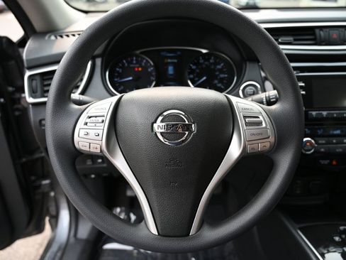 Used 2015 Nissan Rogue SV AWD/4WD image 19