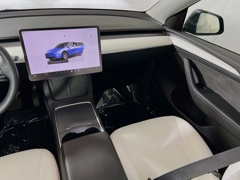 Used 2023 Tesla Model Y Long Range AWD/4WD image 22