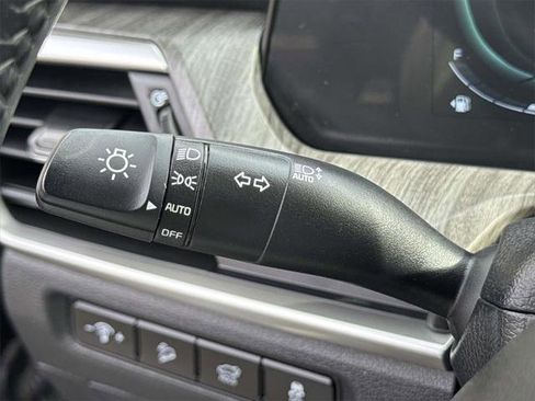 Used 2023 Kia Telluride EX w/ EX Captain's Chair Package image 25