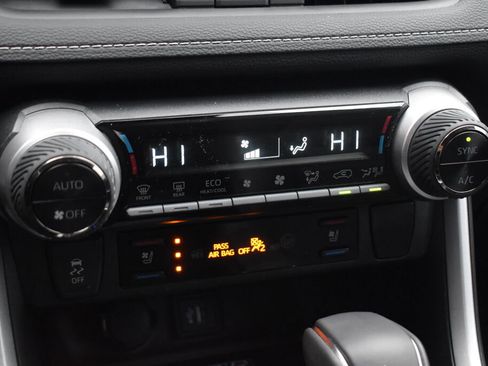 Used 2024 Toyota RAV4 Limited image 12