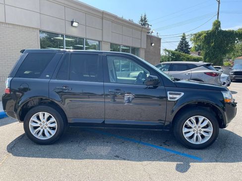 Used 2013 Land Rover LR2 HSE image 4