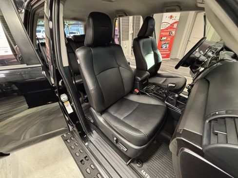 Used 2019 Toyota 4Runner TRD Off-Road Premium image 5