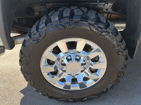 Used 2018 GMC Sierra 2500 Denali w/ Duramax Plus Package AWD/4WD image 15