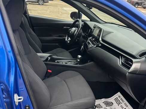 Used 2018 Toyota C-HR image 11