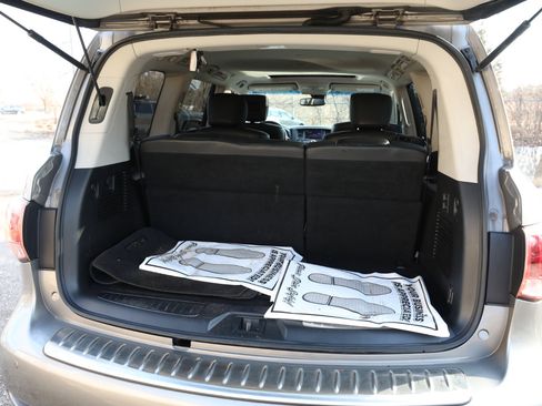 Used 2013 INFINITI QX56 4WD w/ Deluxe Touring Pkg image 12