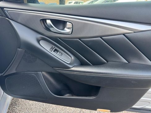 Used 2017 INFINITI Q50 2.0t w/ Moonroof Package image 21