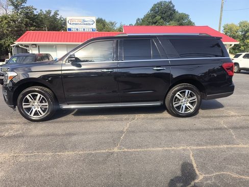 Used 2022 Ford Expedition Max Limited AWD/4WD image 2