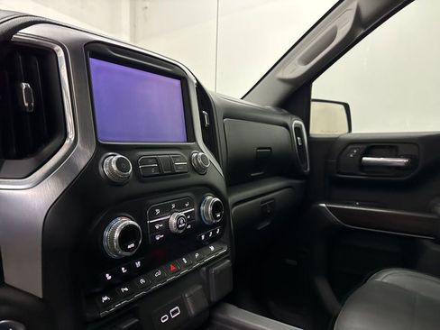 Used 2019 GMC Sierra 1500 SLT image 32