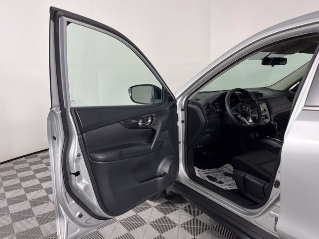 Used 2017 Nissan Rogue S AWD/4WD image 15