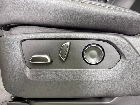 Used 2022 Cadillac Escalade ESV Luxury image 24