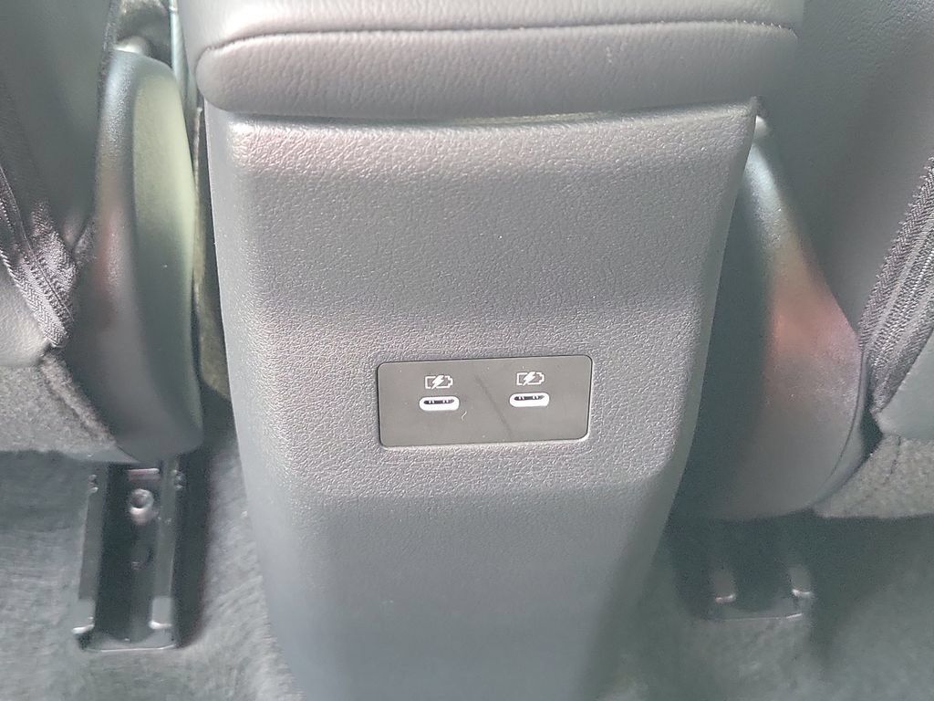 Certified 2025 Nissan Kicks SR FWD image 17
