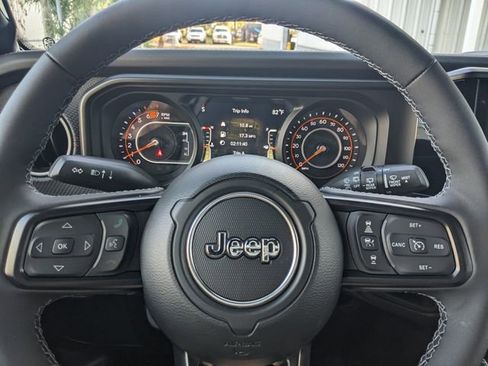 New 2026 Jeep Wrangler Unlimited Rubicon AWD/4WD image 18