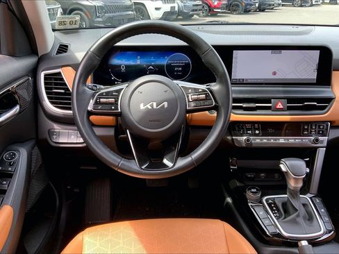 Used 2024 Kia Seltos EX AWD/4WD image 7