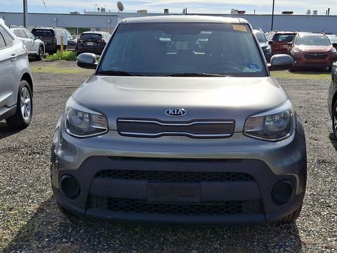 Used 2018 Kia Soul FWD image 2