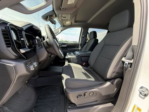 New 2026 GMC Sierra 1500 SLE image 19