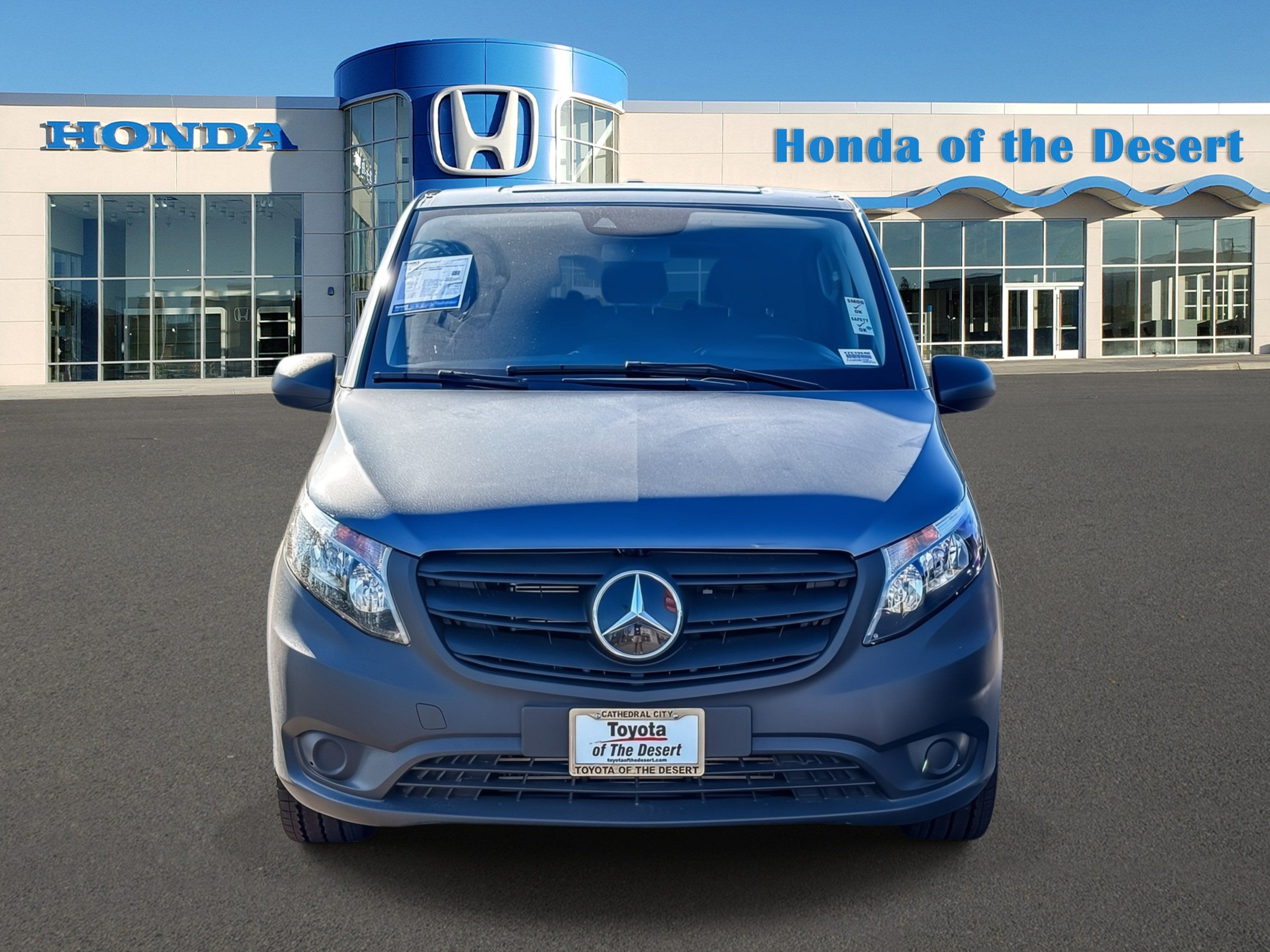 Used 2023 Mercedes-Benz Metris Passenger image 2