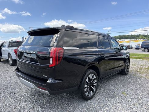 Used 2025 Ford Expedition Max Platinum w/ Driver's Package AWD/4WD image 4