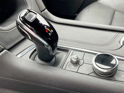 Used 2024 Cadillac XT6 Sport w/ LPO, ONYX Package image 17