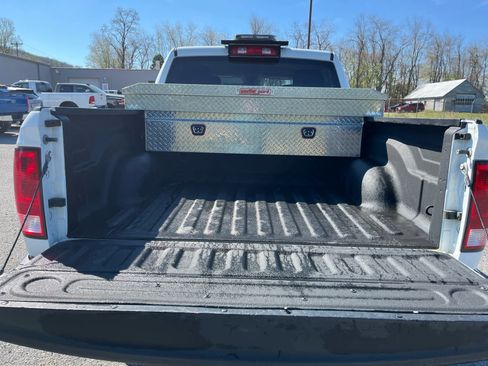 Used 2022 RAM 1500 Tradesman w/ Chrome Appearance Group AWD/4WD image 24