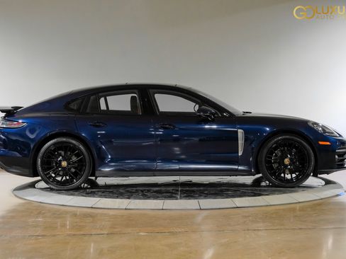 Used 2023 Porsche Panamera 4 Platinum Edition AWD/4WD image 9
