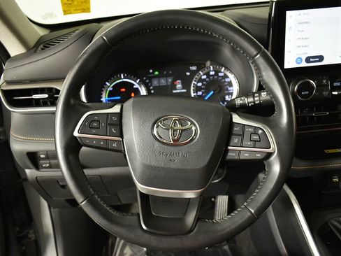 Used 2023 Toyota Highlander Bronze Edition image 36