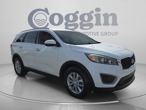 Used 2016 Kia Sorento FWD w/ LX Convenience Package image 7