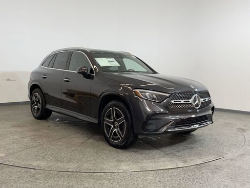Certified 2025 Mercedes-Benz GLC 300 image 6
