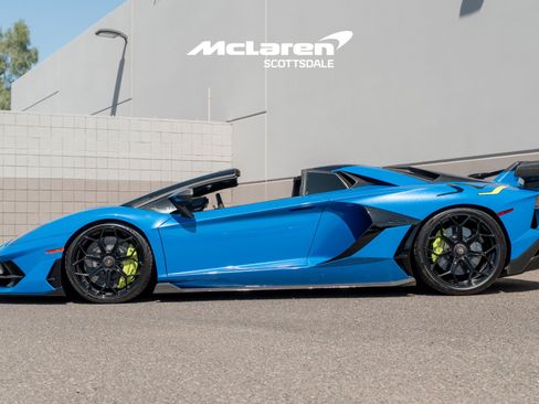 Used 2021 Lamborghini Aventador SVJ AWD/4WD image 4