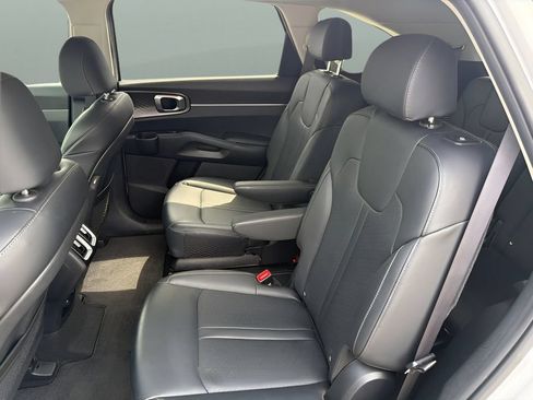 Used 2023 Kia Sorento EX AWD/4WD image 18