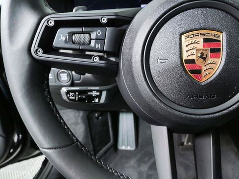Used 2025 Porsche 911 Carrera RWD image 10