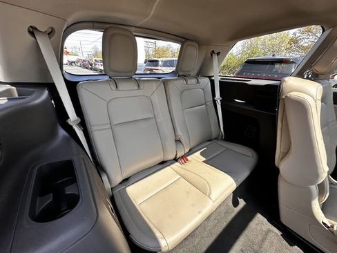 Certified 2023 Lincoln Aviator AWD w/ Premium Package image 39