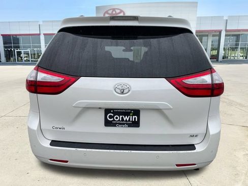 Used 2019 Toyota Sienna XLE FWD image 4