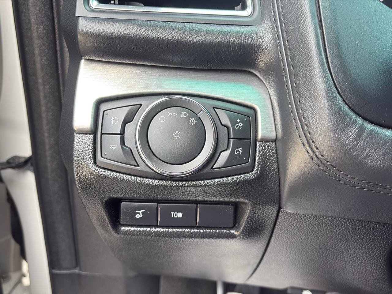 Used 2017 Ford Explorer Platinum AWD/4WD image 17