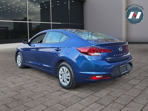 Used 2019 Hyundai Elantra SE image 3