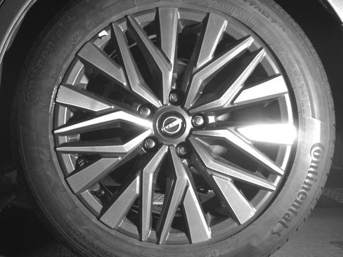 Used 2025 Nissan Altima 2.5 SV image 14