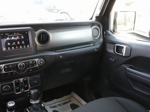 Used 2023 Jeep Gladiator Sport image 25