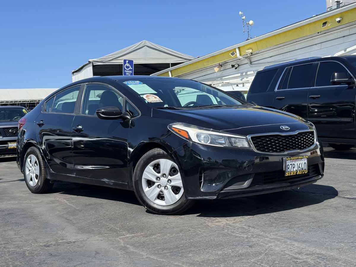Used 2017 Kia Forte LX FWD image 2