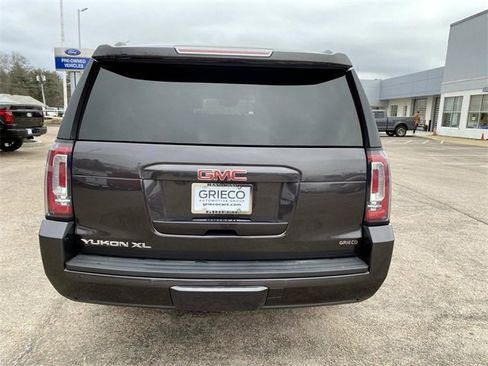 Used 2018 GMC Yukon XL SLT image 4
