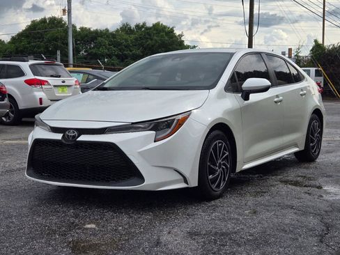 Used 2020 Toyota Corolla LE FWD image 2