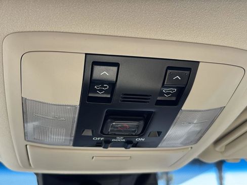 Used 2023 Lexus GX 460 Premium w/ Premium Package image 36