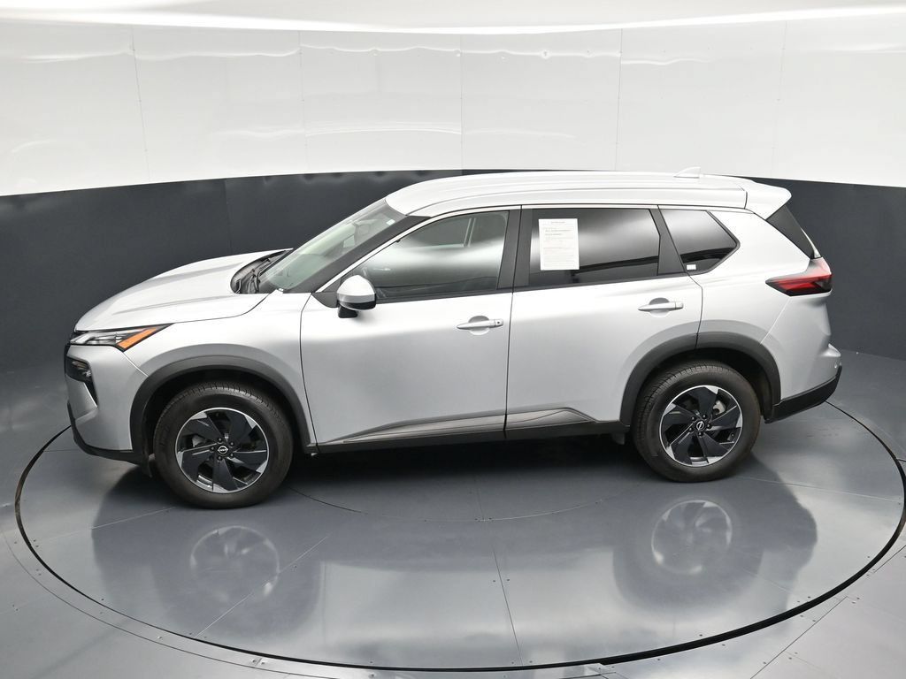 Used 2025 Nissan Rogue SV AWD/4WD image 47