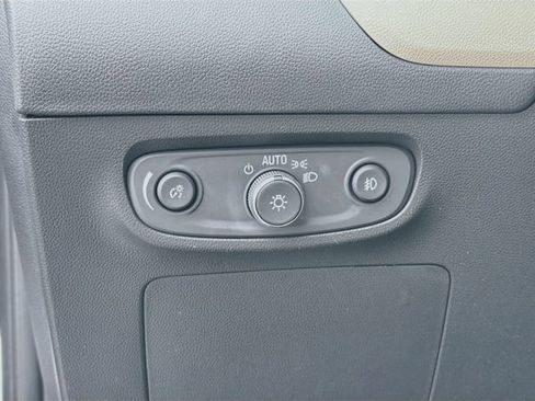 Used 2023 Buick Encore GX Preferred w/ Cold Weather Comfort Package FWD image 10