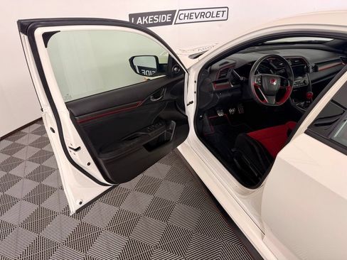 Used 2018 Honda Civic Type R image 15