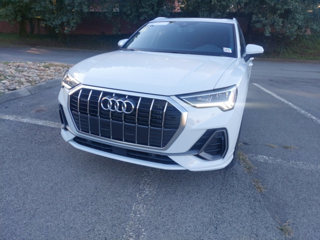 Used 2025 Audi Q3 2.0T Premium Plus w/ Premium Plus Package AWD/4WD image 3